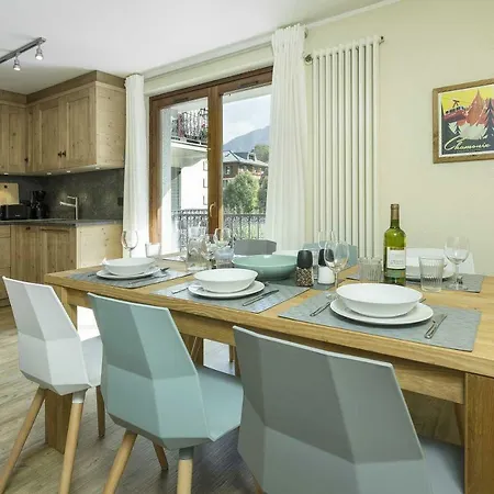 Ensa, Alpes Agency, Chamonix, Sleeps 4 * Chamonix