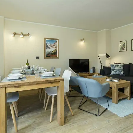 Apartment Ensa, Alpes Agency, Central Chamonix, Sleeps 4 Διαμέρισμα
